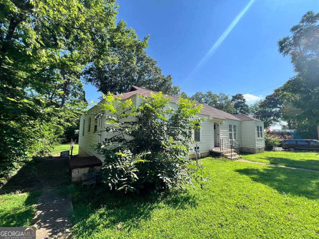 Photo of 1241 Lyle Avenue, East point, GA 30344 (MLS # 10819190)