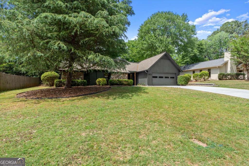 Photo of 20 Sweetwood Court, Roswell, GA 30076 (MLS # 10819890)