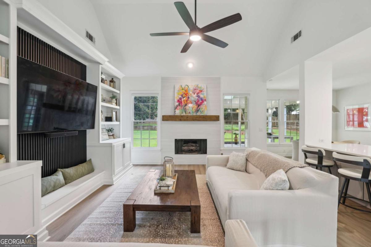570 Arbor North WAY