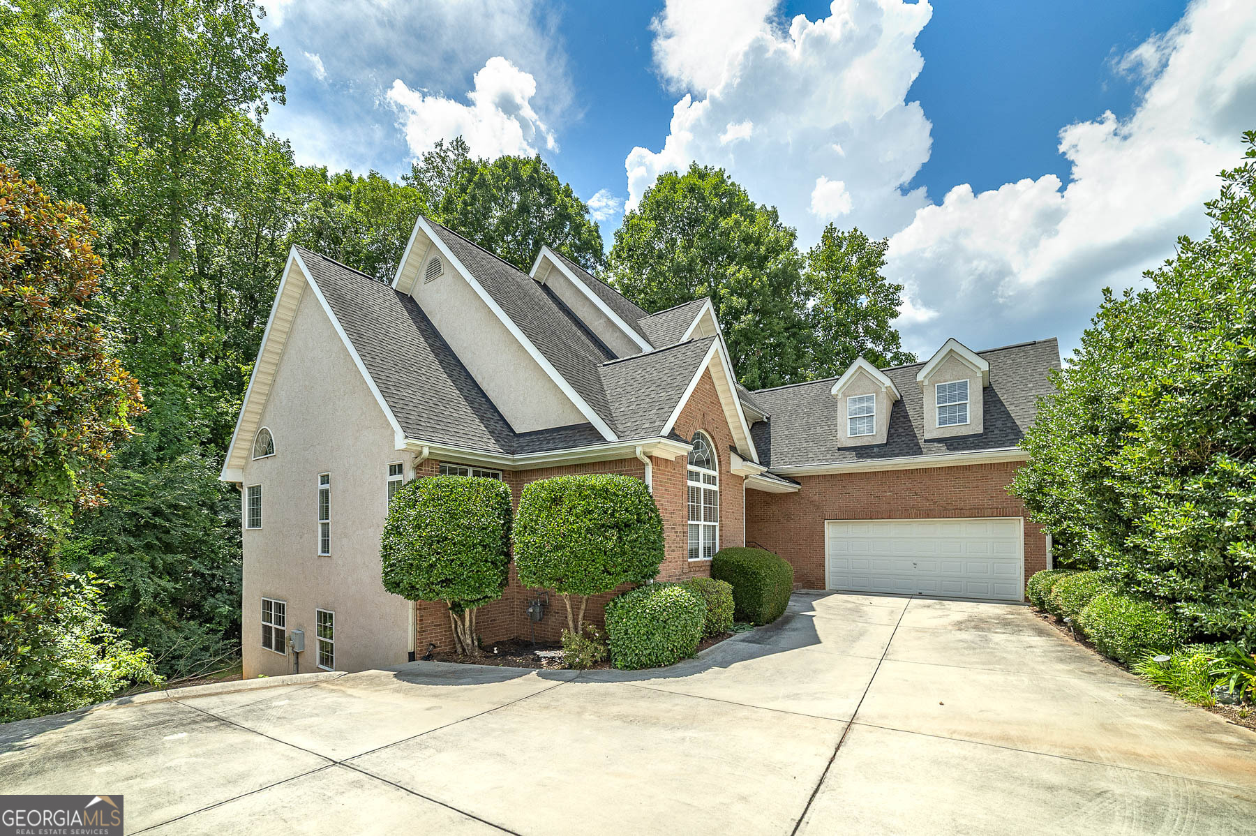 135 Eagles Club DR