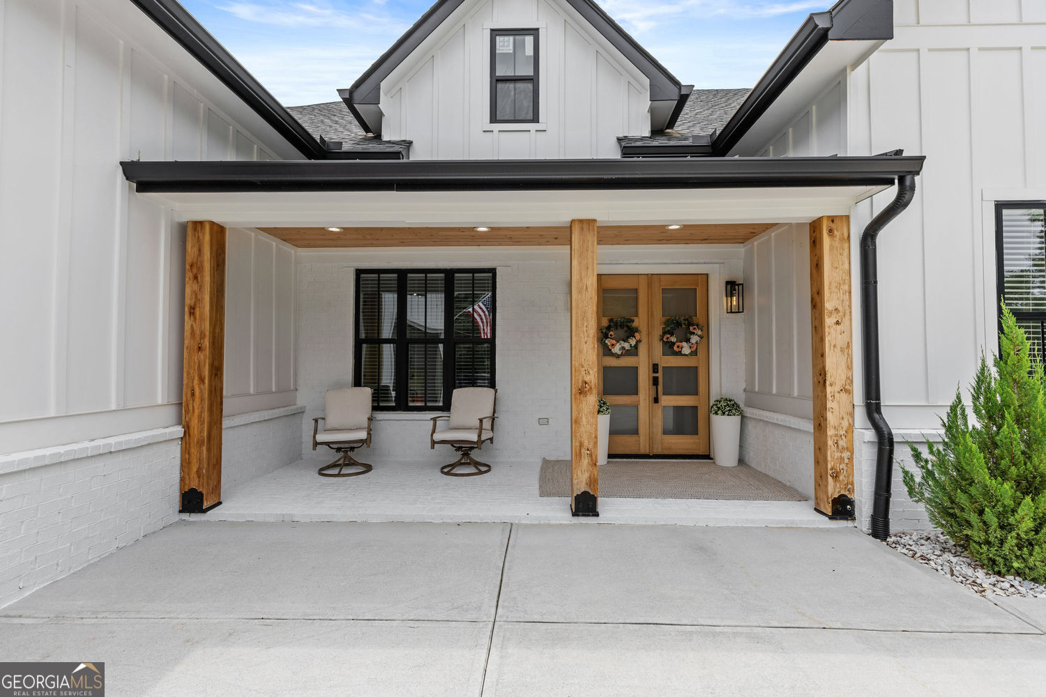 245 Mitchell RD