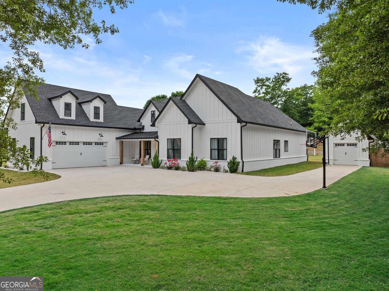 245 Mitchell RD