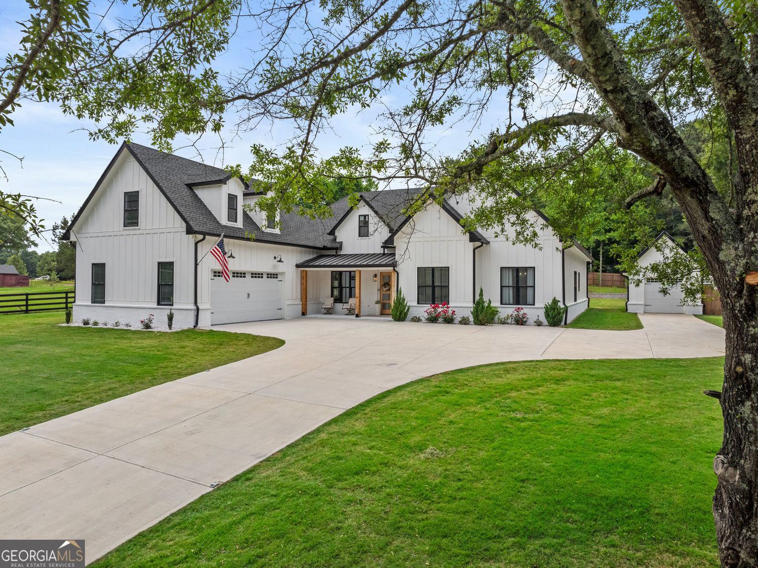 245 Mitchell RD
