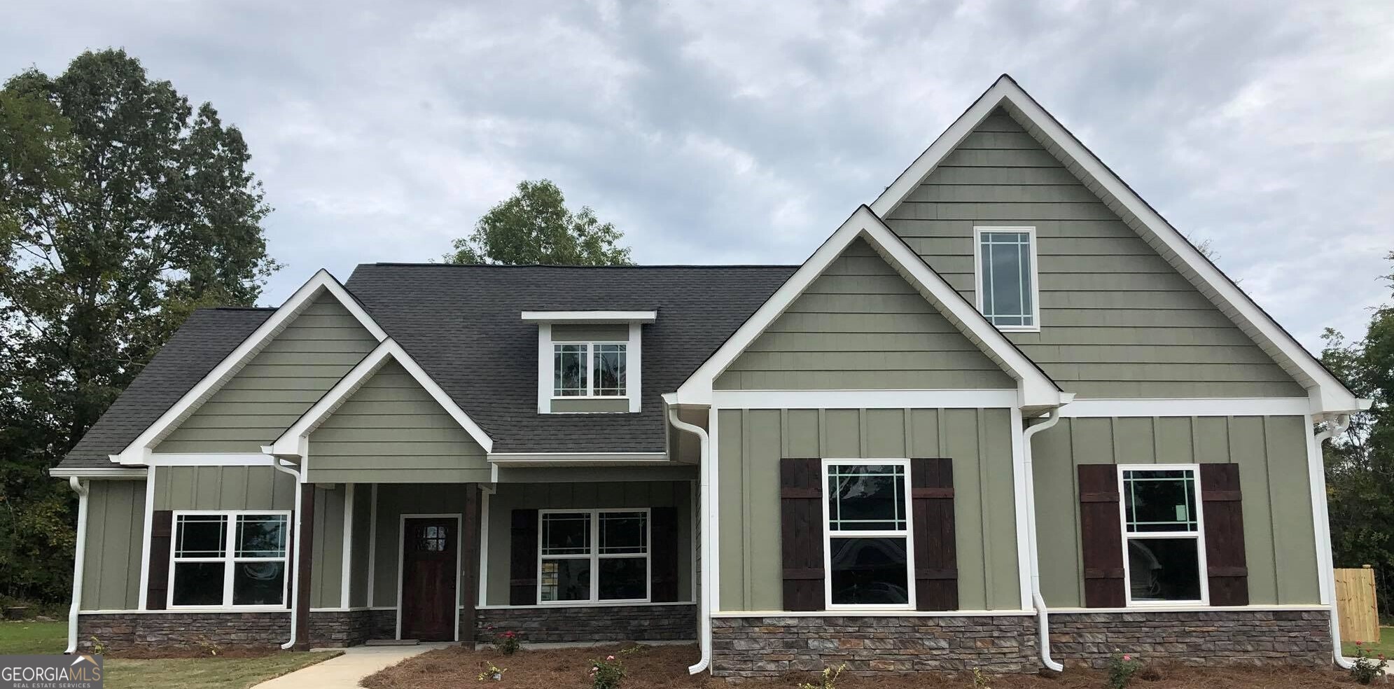 This lovely new construction home on one acre in Armuchee school district. This is a 4 bedroom, 2 bath home. Open floor plan with the master on the main level. Beautiful vaulted living room and master bedroom. Tile master shower. This home is will be a beautiful place to call home. Let's do a pre-sale today today so you can put your special touch on it to make it your own. Picture is what the home will look similar to.