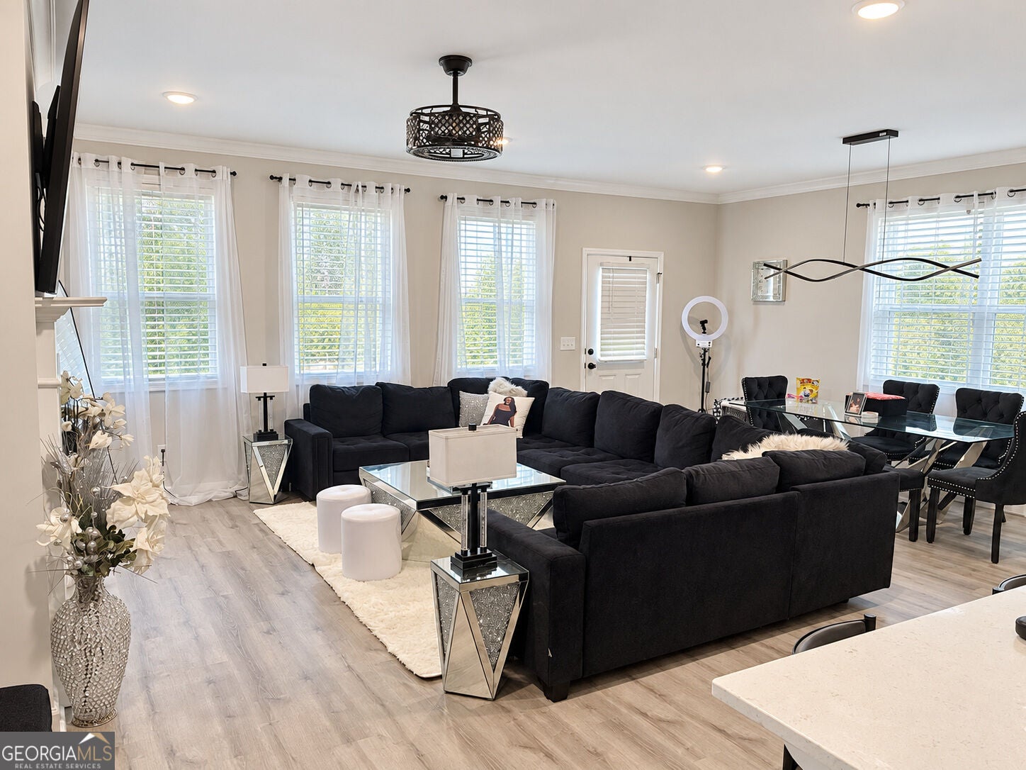 3721 Silvery WAY