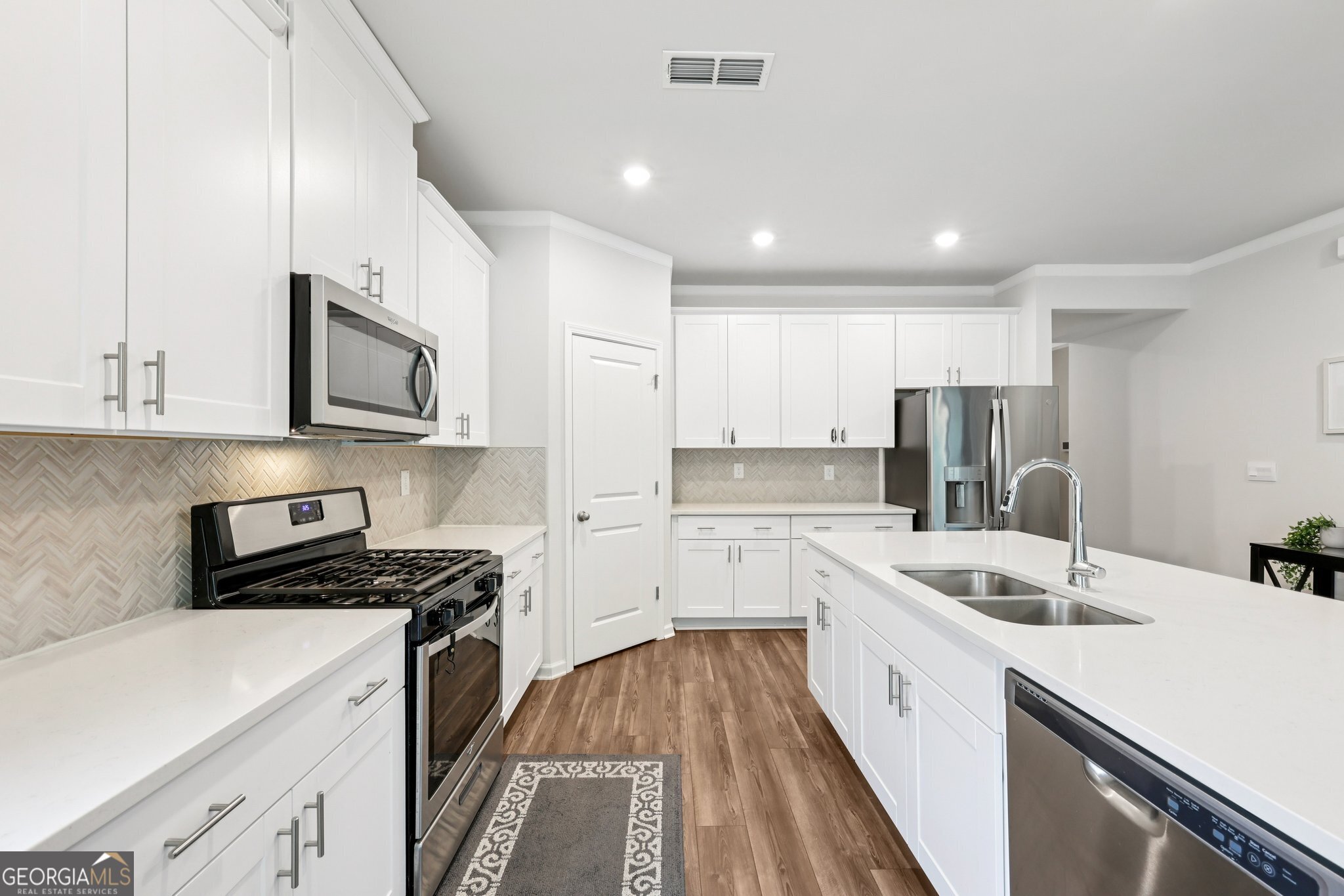 6076 Hickory Creek CT