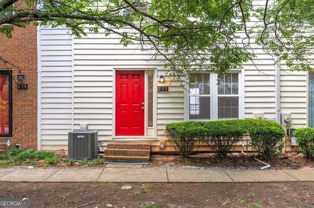 Photo of 238 Chads Ford Way, Roswell, GA 30076 (MLS # 10664403)