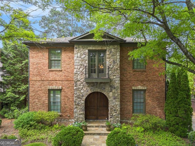 612 Concord Lake CIR SE