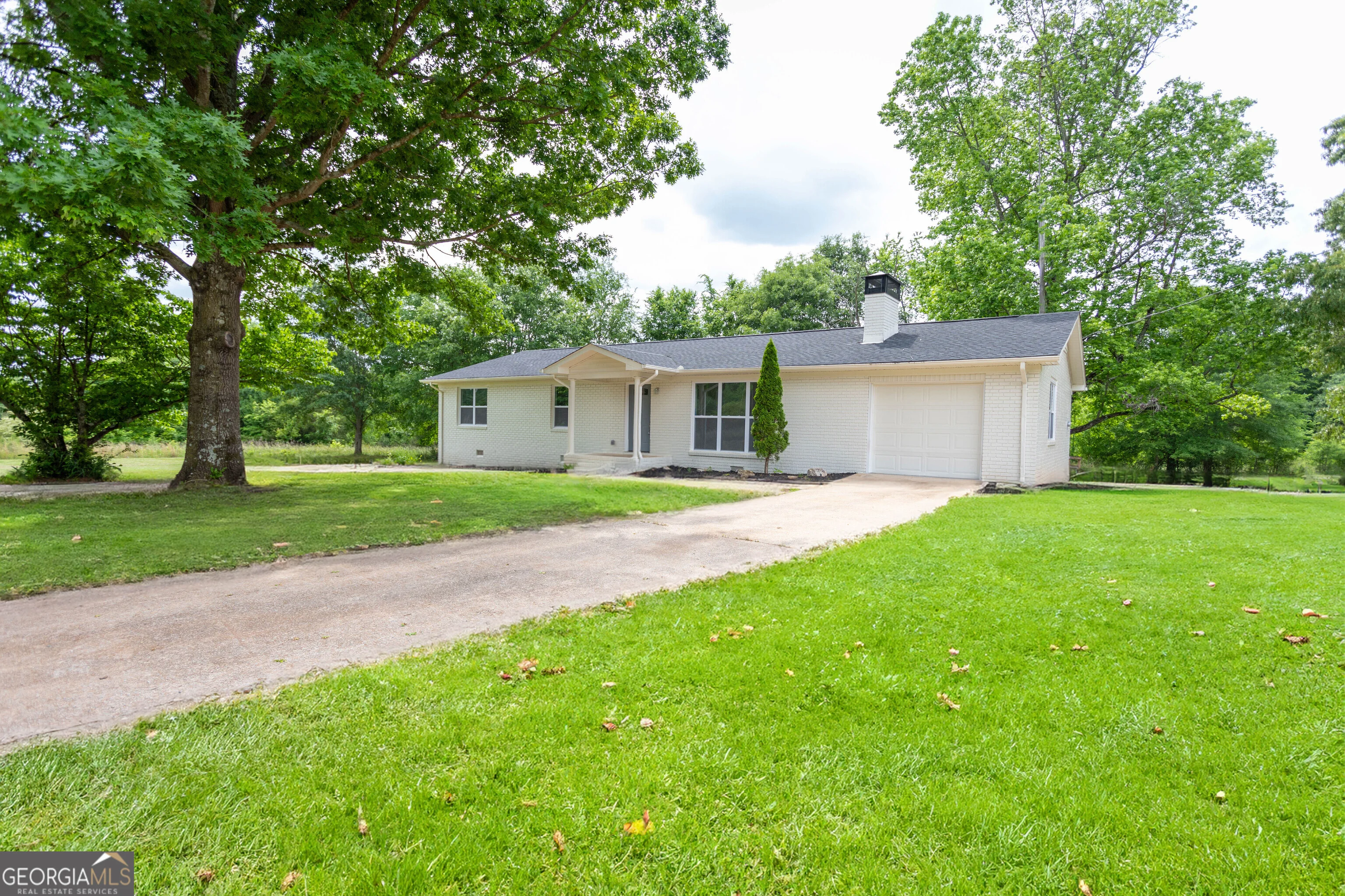 1073 We King Road