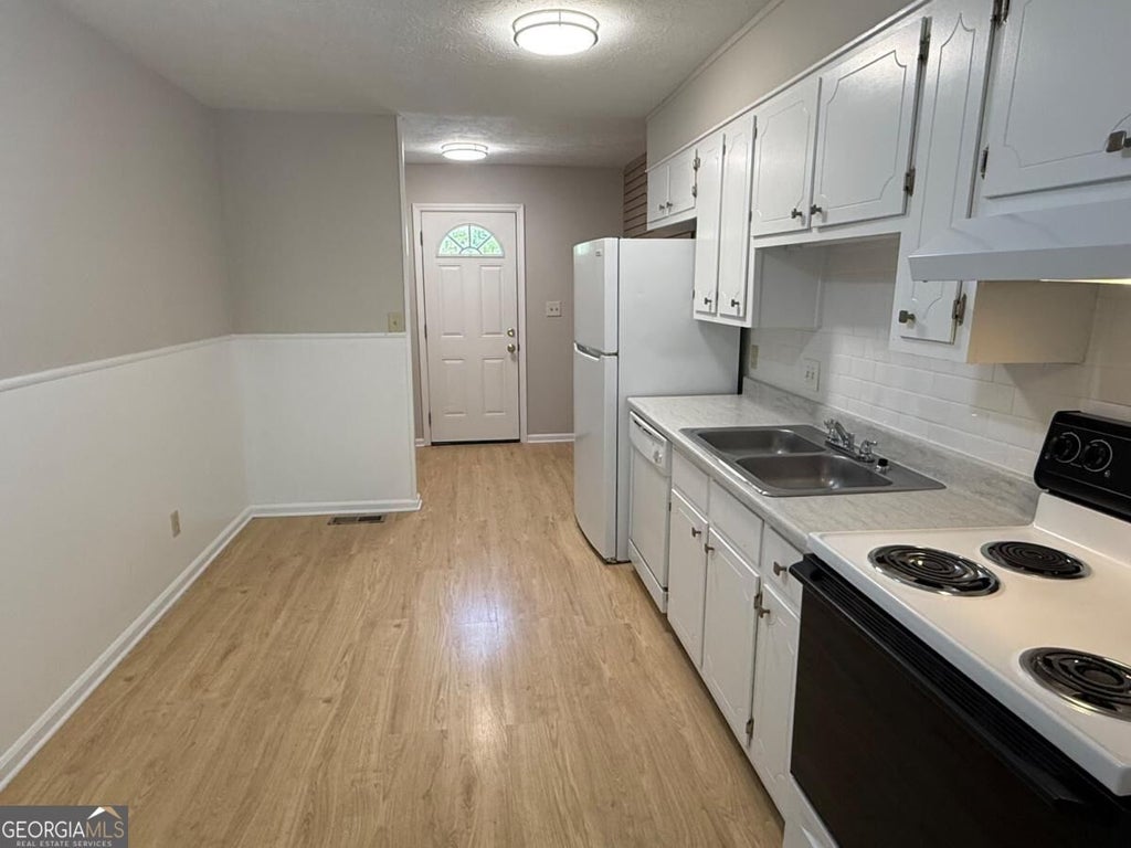 Photo of 1650 Beechwood Boulevard NW #A, Gainesville, GA 30504 (MLS # 10858087)