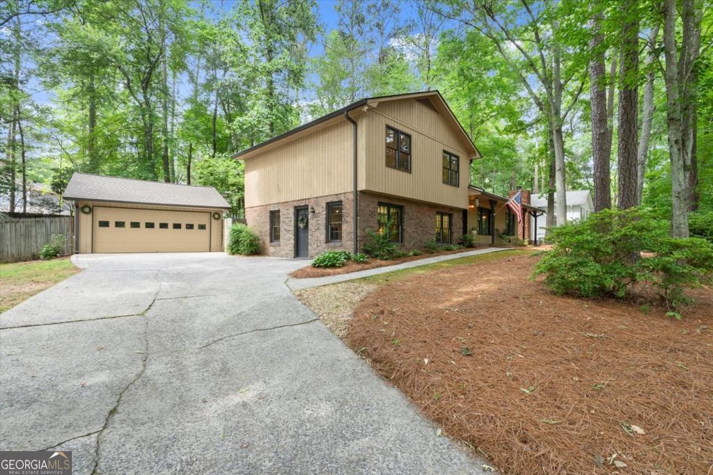 Photo of 3379 Mountain Hollow Drive, Marietta, GA 30062 (MLS # 10763044)