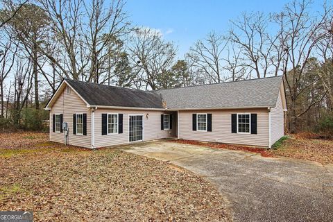 Photo of 297 Park Place, Auburn, GA 30011 (MLS # 10674811)