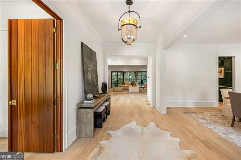 Photo of 1347 W Wesley Road NW, Atlanta, GA 30327 (MLS # 10867399)