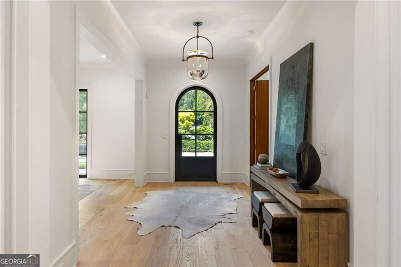 Photo of 1347 W Wesley Road NW, Atlanta, GA 30327 (MLS # 10867399)