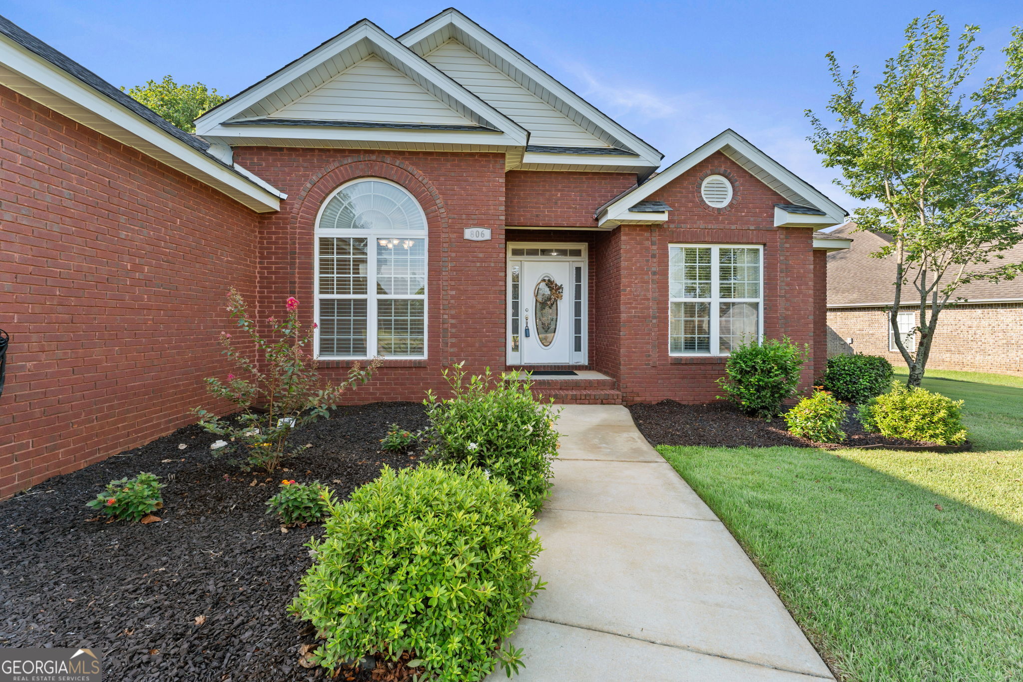 806 Huntwood LN