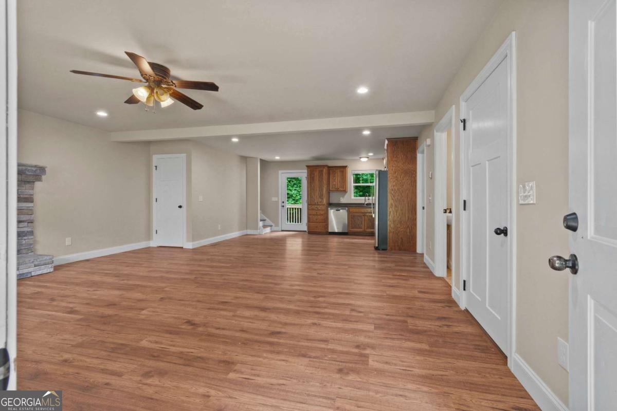 148 Brooks DR