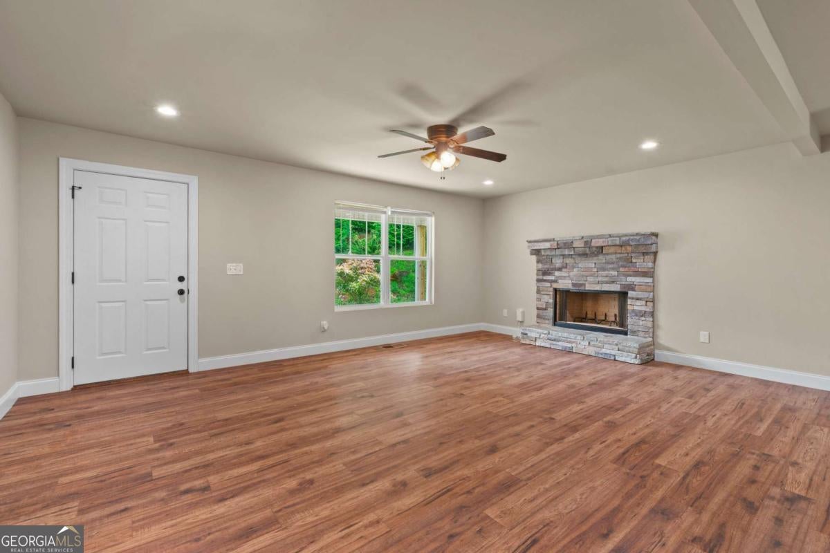 148 Brooks DR