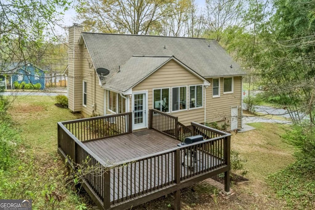 Photo of 18 W Ridge Drive SE, Cartersville, GA 30121 (MLS # 10726988)