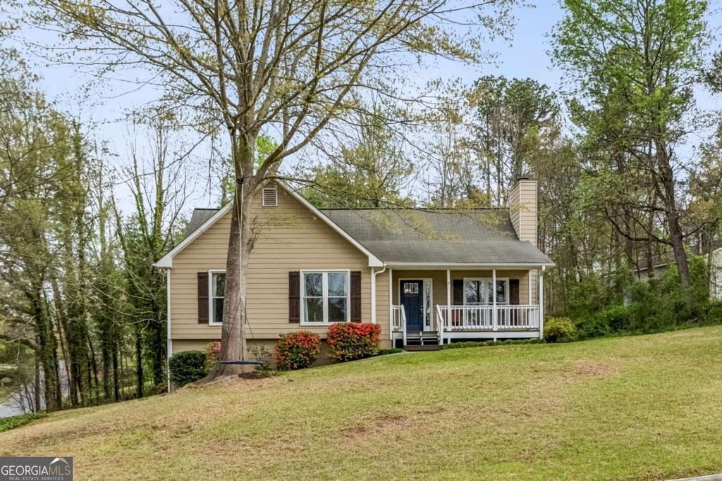 Photo of 18 W Ridge Drive SE, Cartersville, GA 30121 (MLS # 10726988)