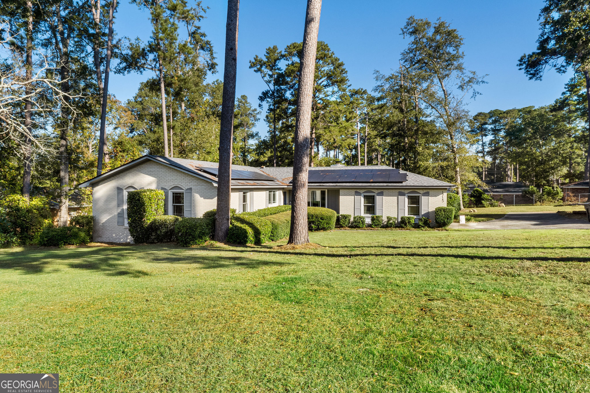 1715 Deerwood DR