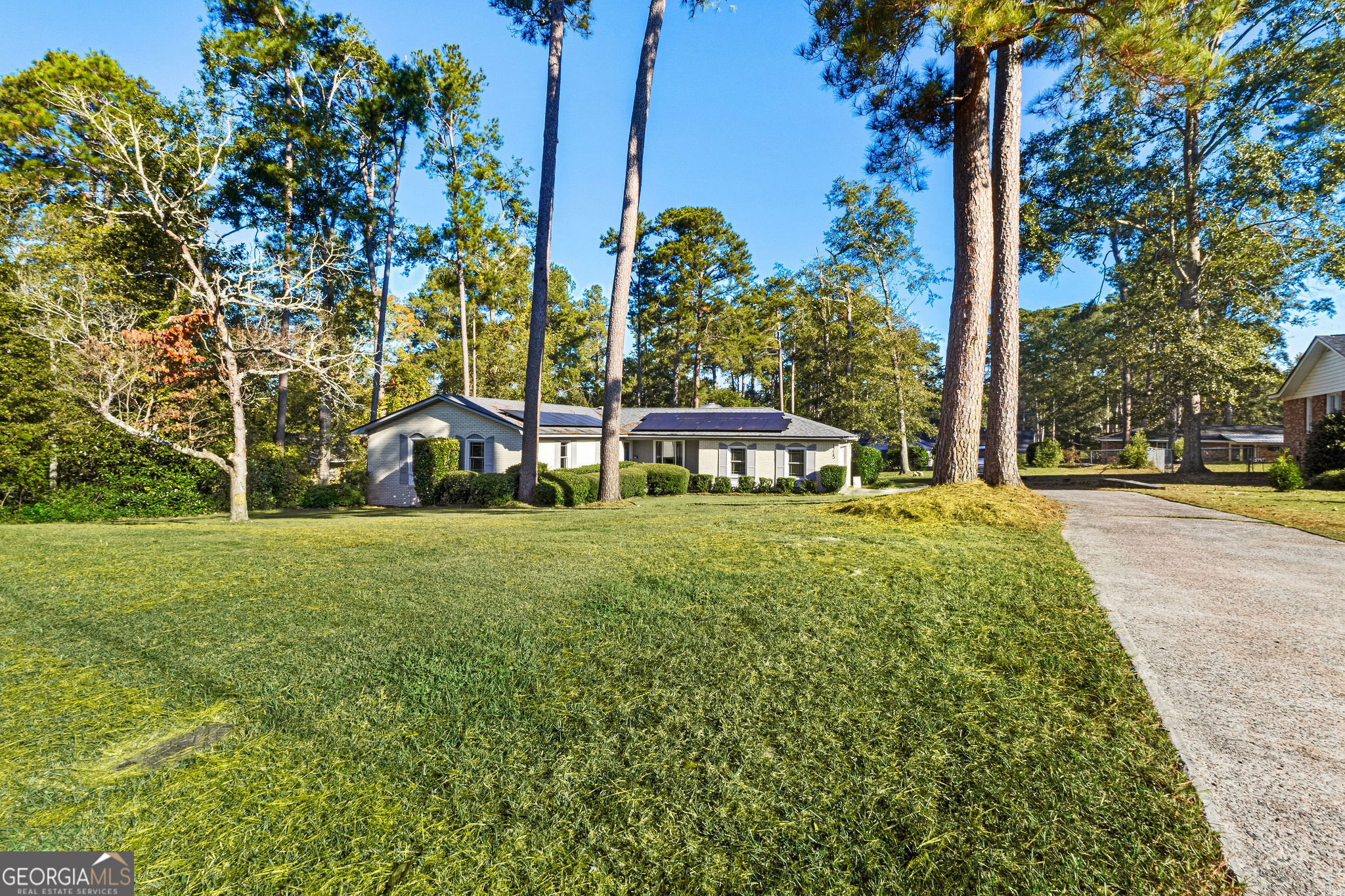 1715 Deerwood DR