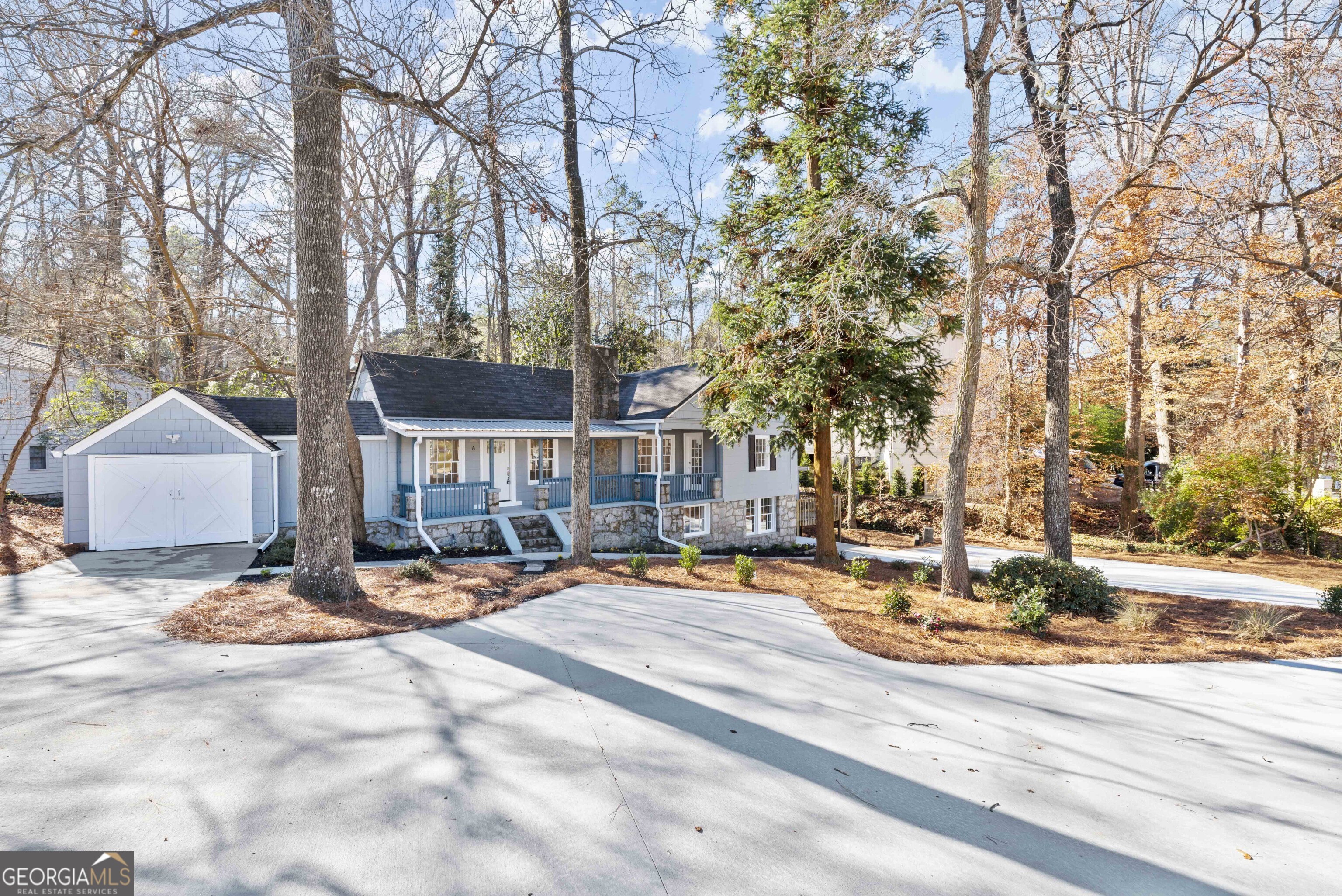 3310 E Roxboro RD NE