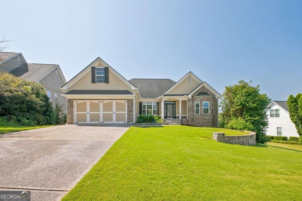 Photo of 102 Colonial Circle NW, Cartersville, GA 30120 (MLS # 10839020)