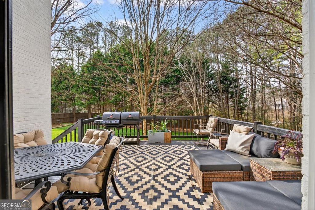 Photo of 325 Saddle Creek Circle, Roswell, GA 30076 (MLS # 10672284)