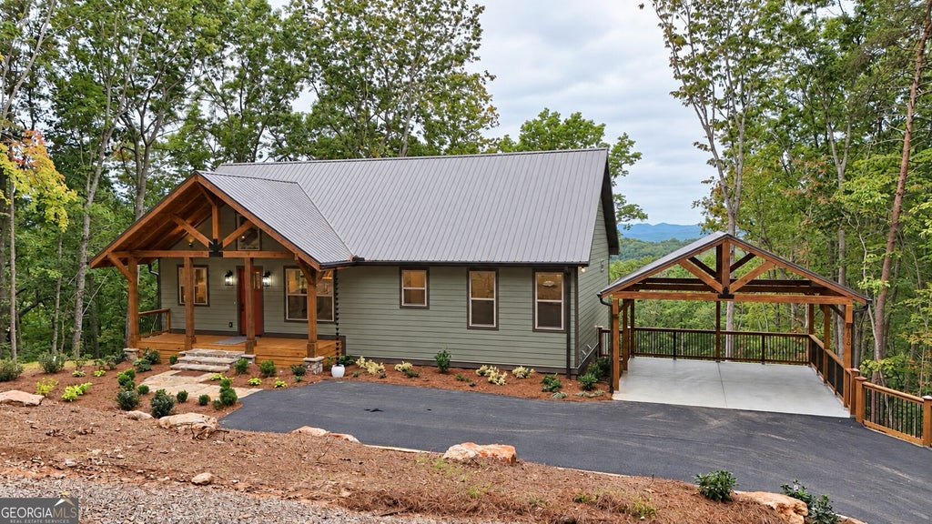 Photo of 1878 Sweetwater Drive, Clarkesville, GA 30523 (MLS # 10881638)