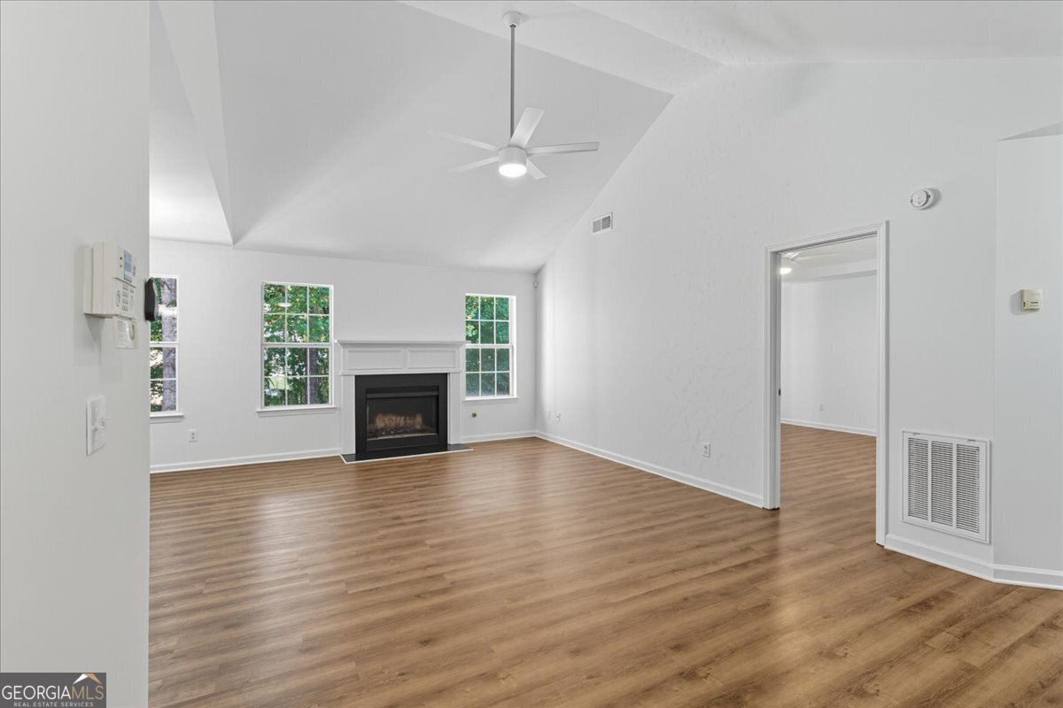 2950 Highland Hill PKWY