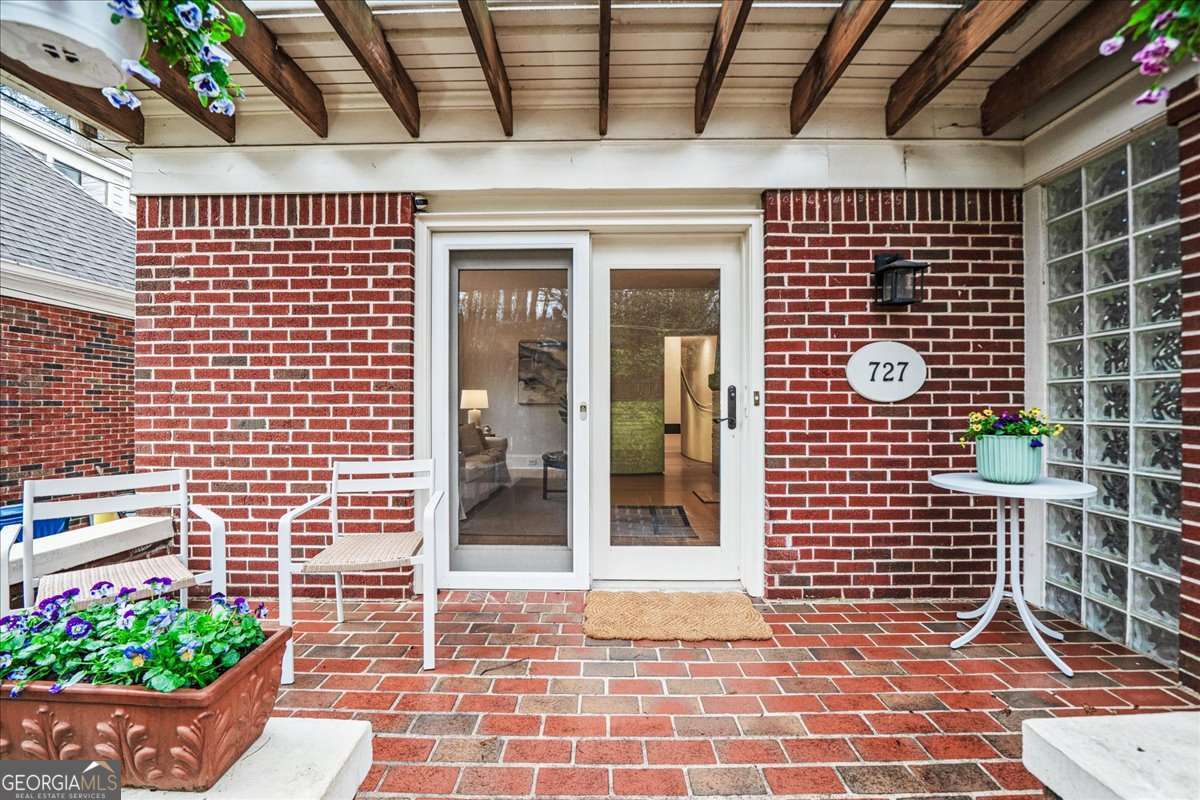 727 Brookridge DR NE