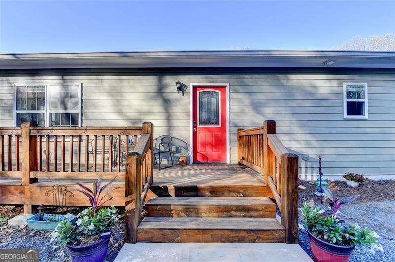 590 Ridge RD