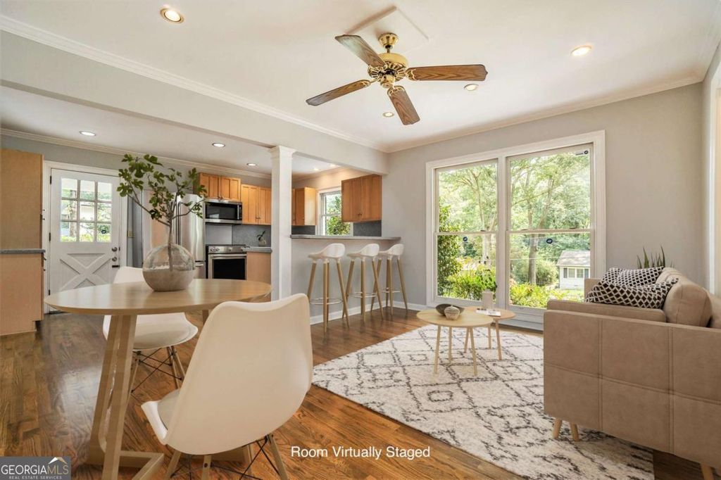 Photo of 3302 Lenox Place NE, Atlanta, GA 30324 (MLS # 10693661)