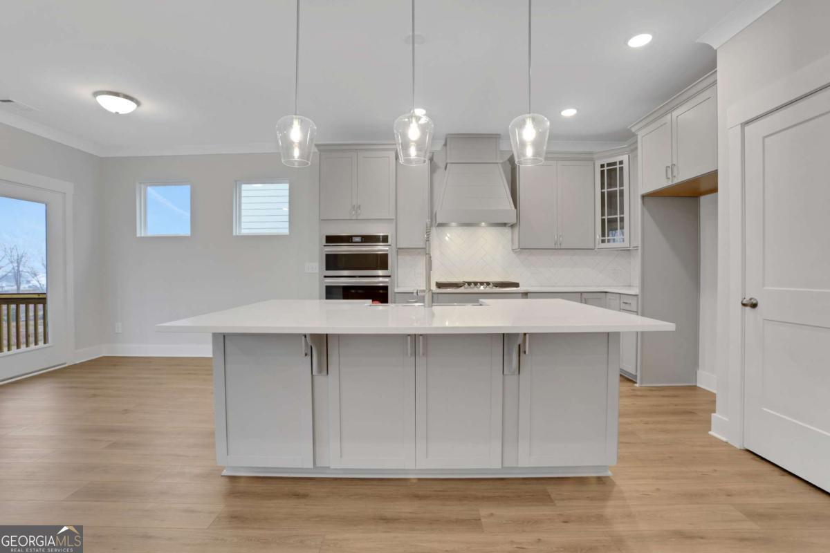 202 Candlewood LN