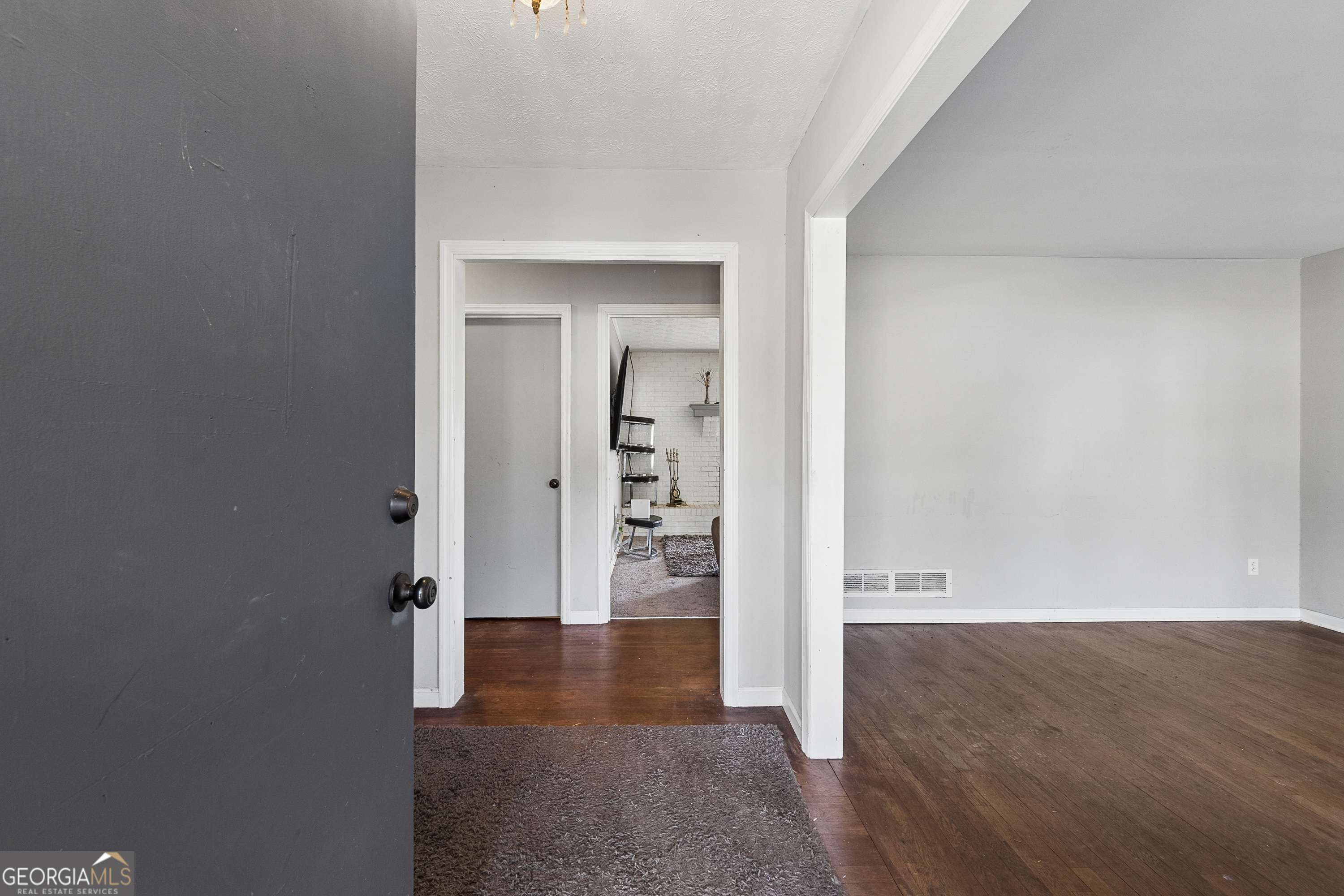 6852 Wendy Jean DR