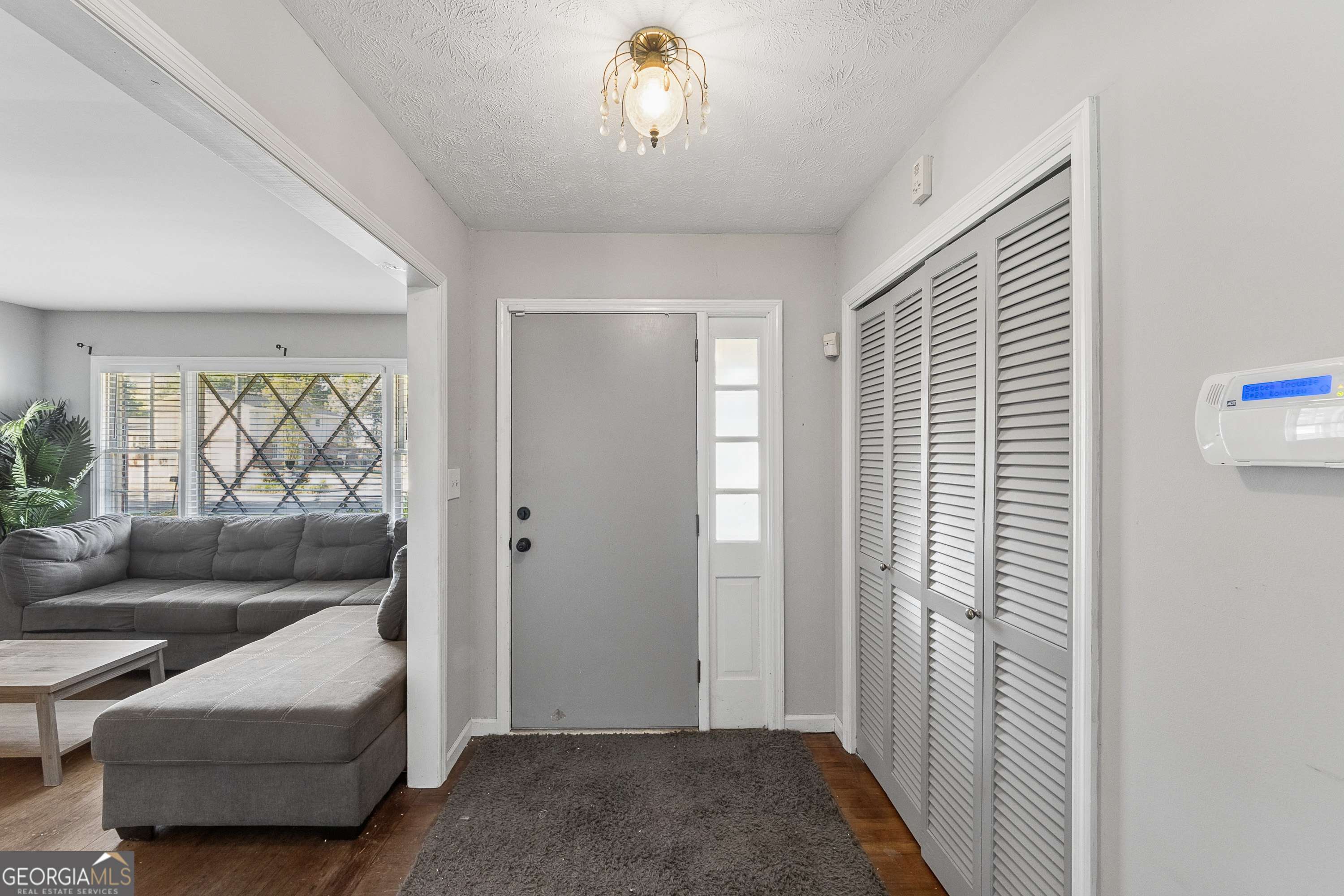 6852 Wendy Jean DR