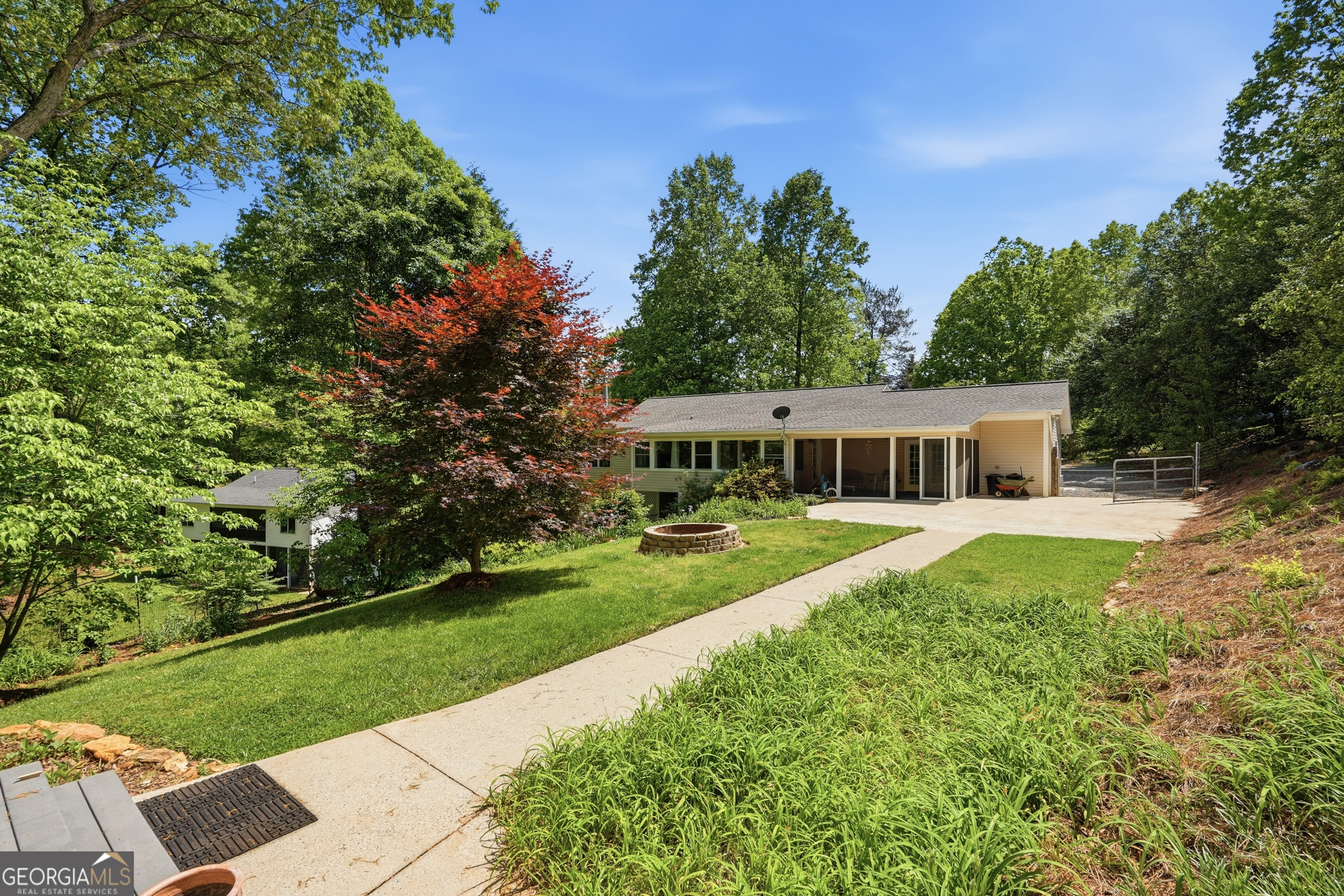 7616 Highland Oaks DR