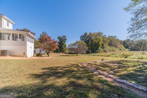 A home in Mount Airy