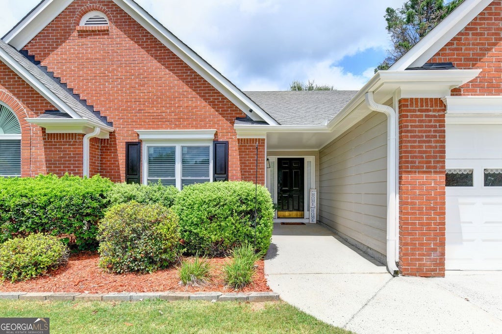 Photo of 1581 Highland Bluff Court, Suwanee, GA 30024 (MLS # 10821767)