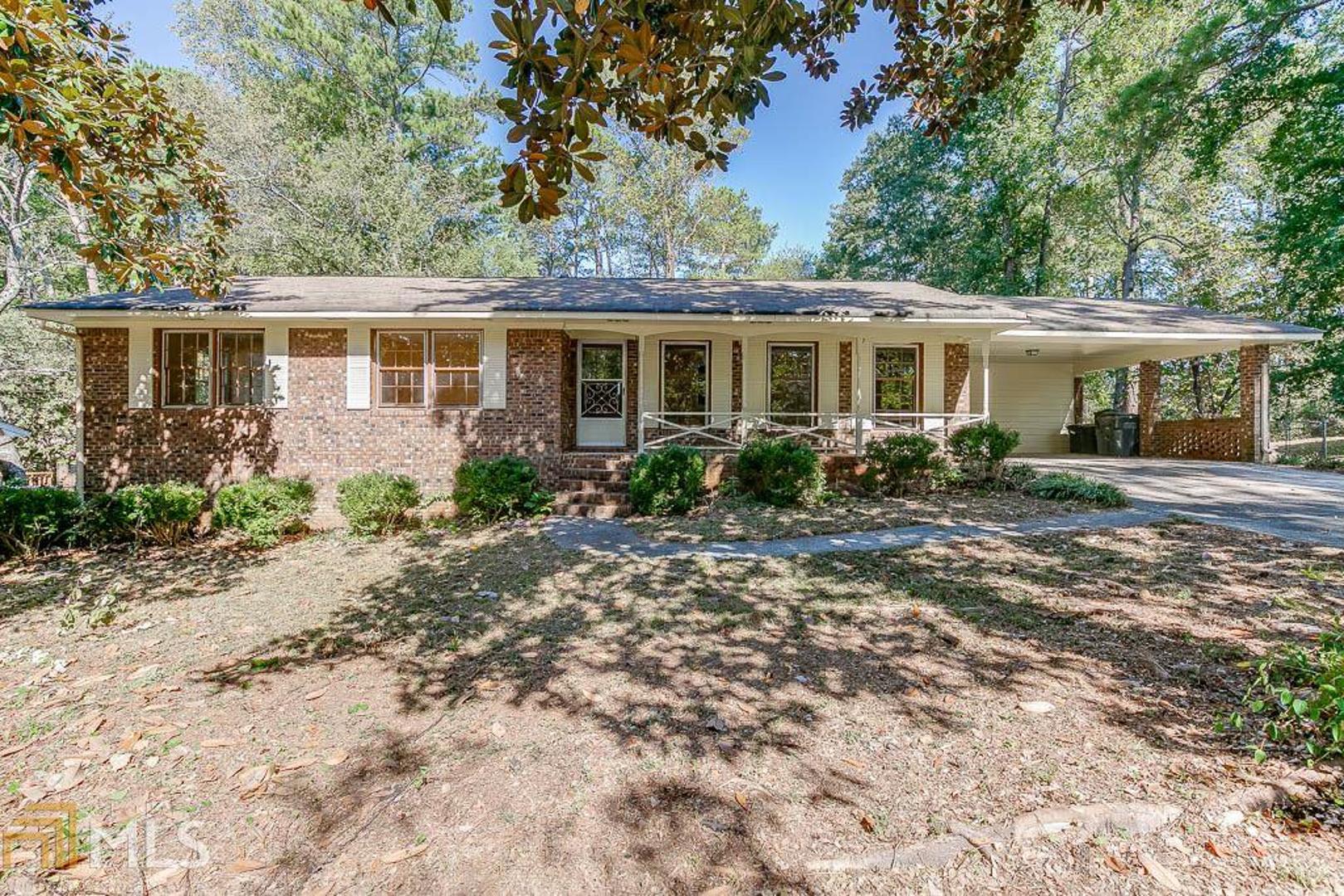Estate sale! Great opportunity for an investor! Priced well below market value! Home features 3 bedroom, 2 bath with 2 fire places! Huge great room, and large screened in porch! Huge lot! Would make a wonderful home! Home sold as is, no disclosures. No FHA or VA loans.