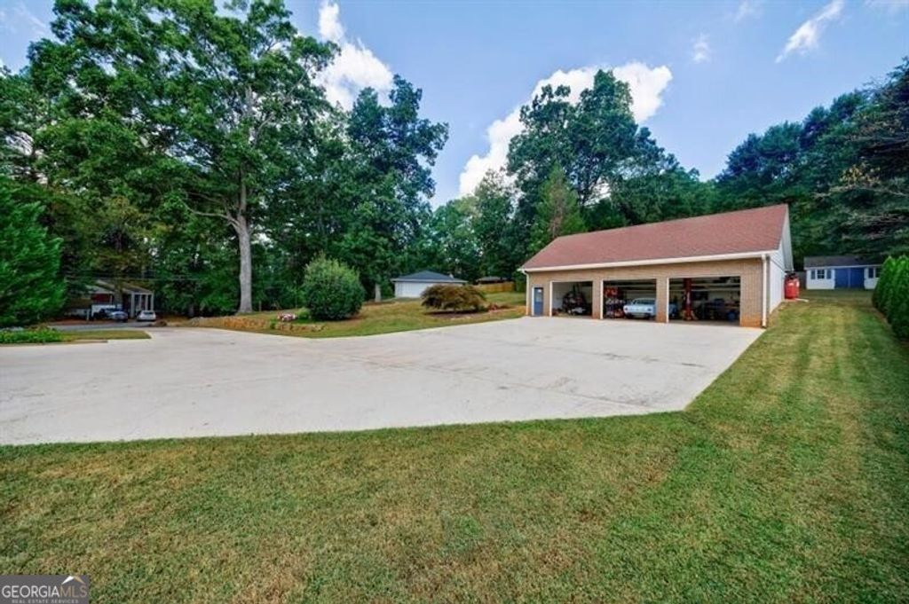 Photo of 390 Alpine Drive, Roswell, GA 30075 (MLS # 10679071)