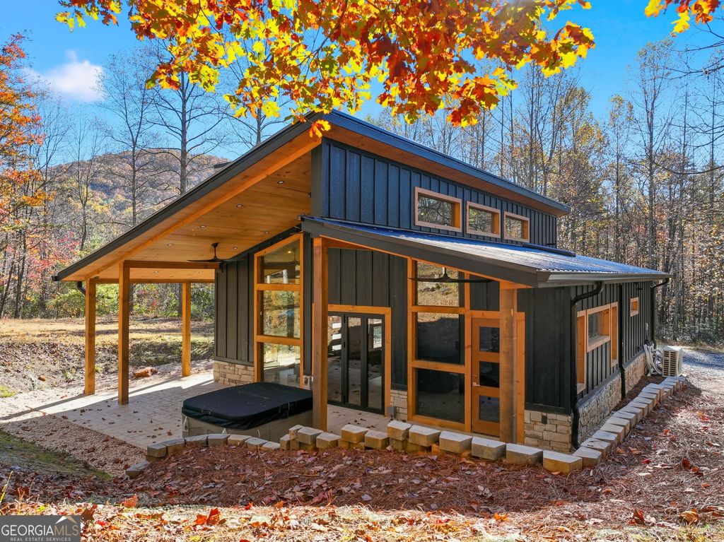 Photo of 138 Cottonwood Lane, Blue Ridge, GA 30513 (MLS # 10640674)