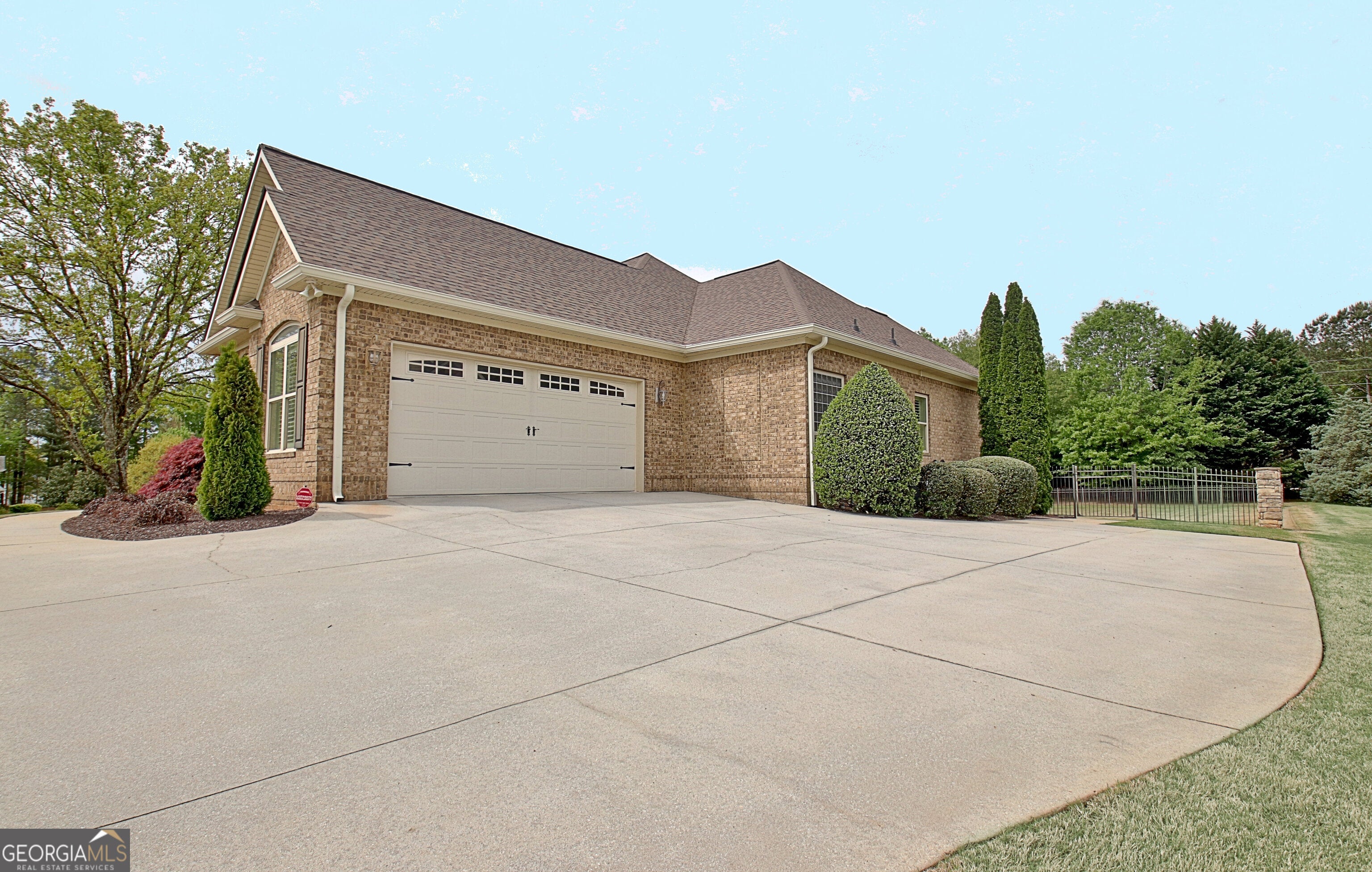 100 Wickham DR