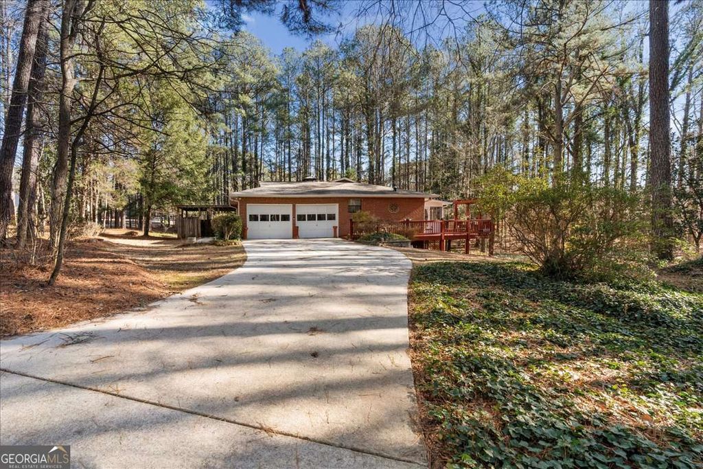 Photo of 4619 Knollwood Drive NW, Acworth, GA 30101 (MLS # 10675703)