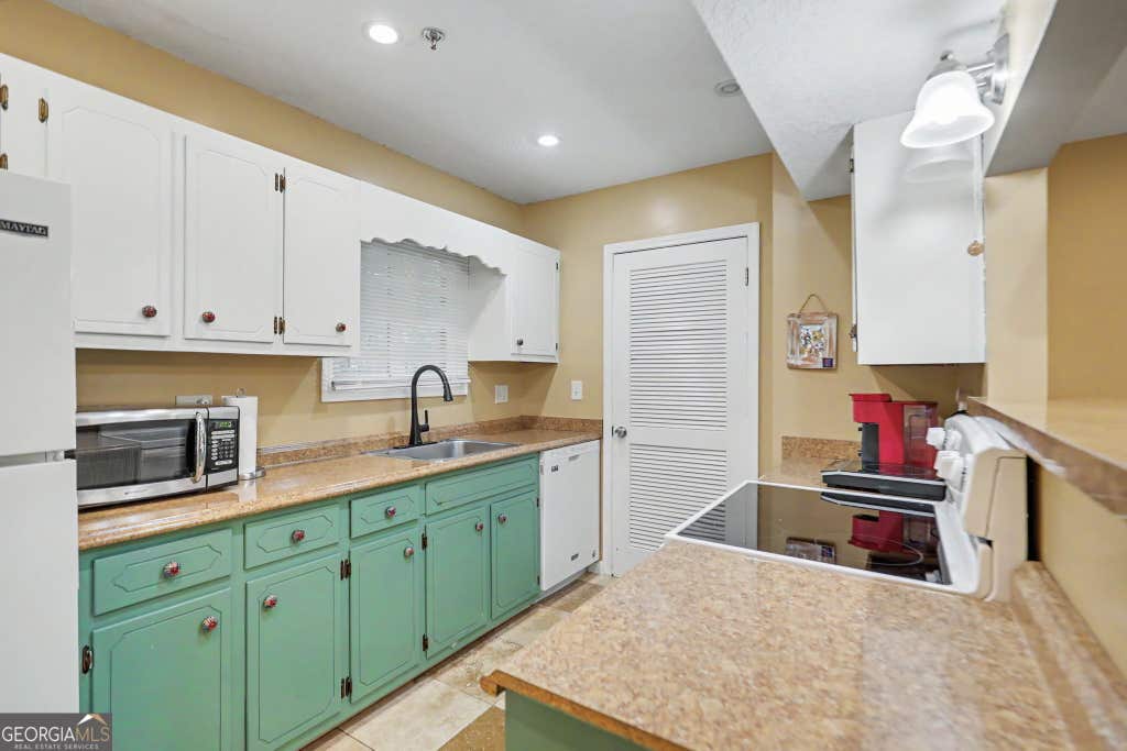 Photo of 227 Shakespeare Drive #301, Clayton, GA 30525 (MLS # 10810491)