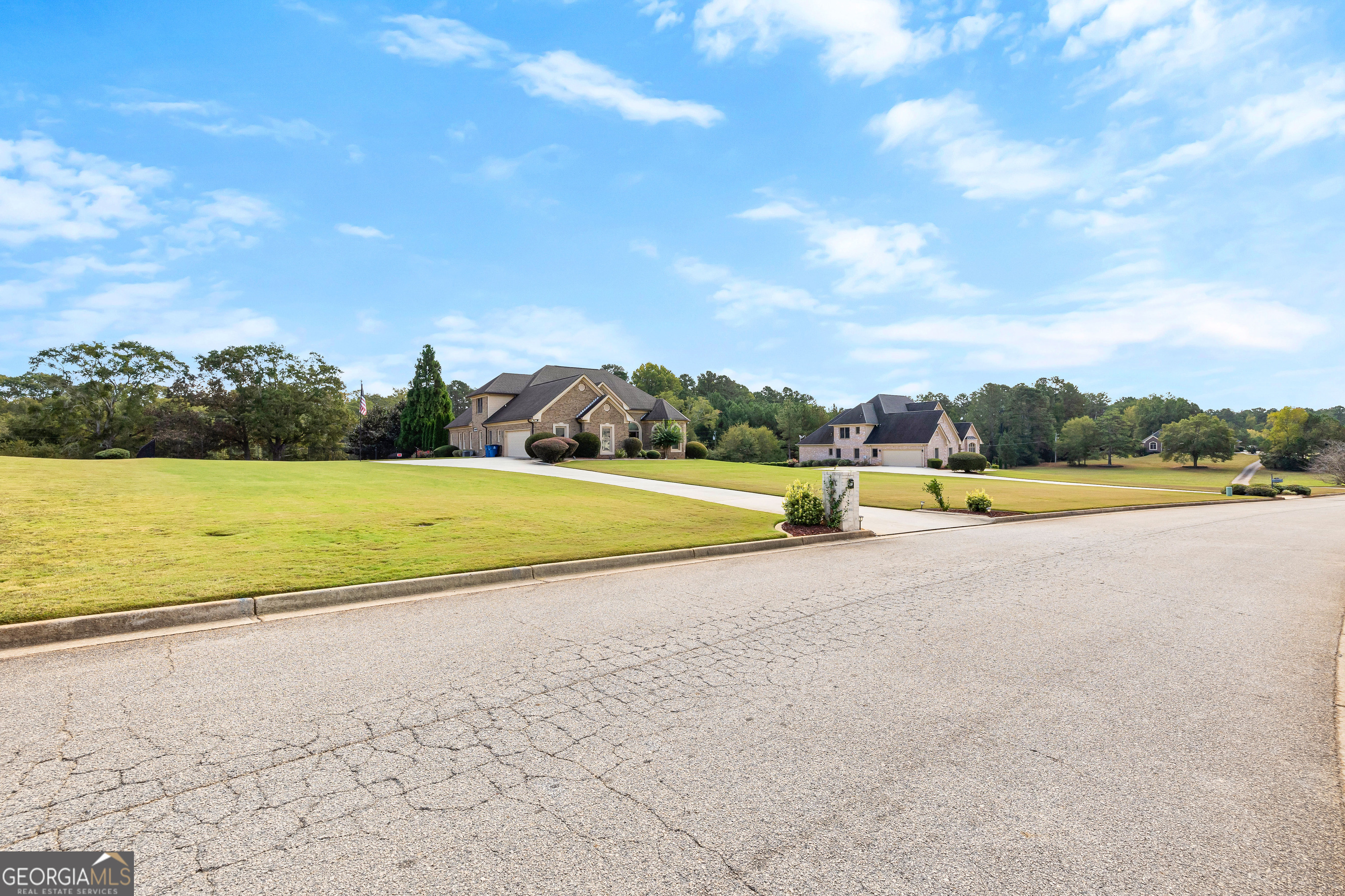 Stockbridge, Georgia 30281, United States, 6 Bedrooms Bedrooms, ,5 BathroomsBathrooms,Residential,Active,230509