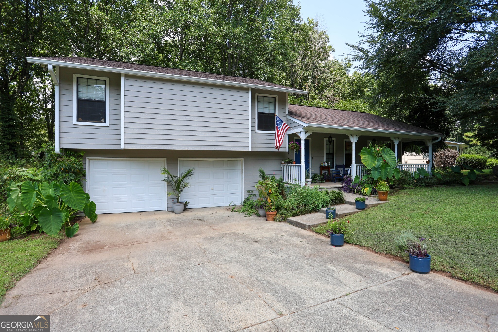 Great Investment Opportunity in Prime Woodstock Location! Welcome to 419 Creekside Lane, a recently renovated 3-bedroom, 2-bath home nestled in a quiet, established neighborhood with NO HOA and no rental restrictions-perfect for investors or future homeowners seeking flexibility. This move-in ready property features a modern kitchen with stainless steel appliances, quartz countertops, and updated finishes throughout. Recent renovations bring fresh style and low-maintenance living to this charming home. Conveniently located in the heart of Woodstock, GA, with easy access to Highway 92, you're just minutes from top-rated schools, shopping, dining, and major commuter routes. Best of all, a reliable tenant is already in place through June 15, 2026, providing immediate rental income from day one. Don't miss your chance to own a turnkey property in one of Woodstock's most desirable areas!