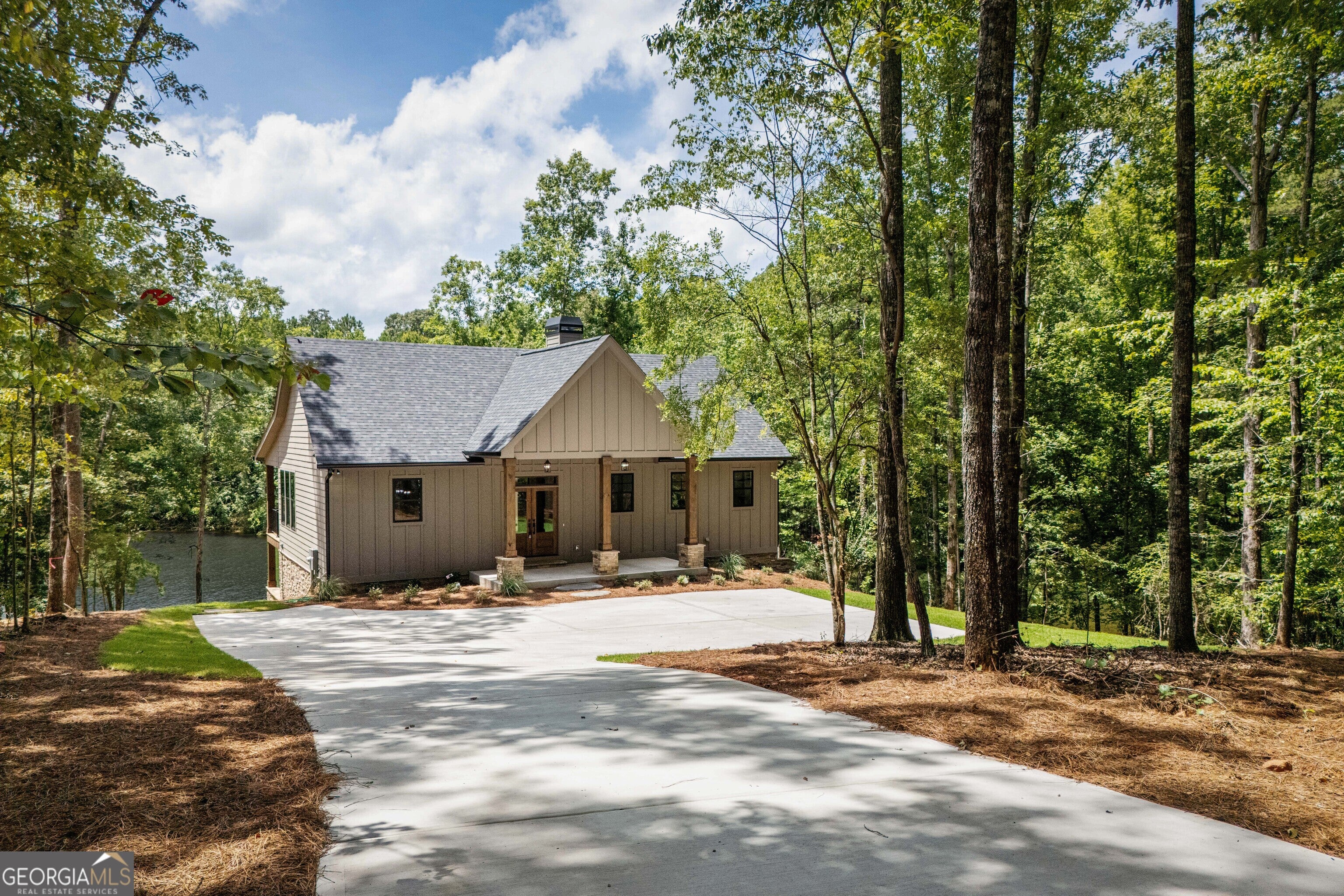 681 Warren RD