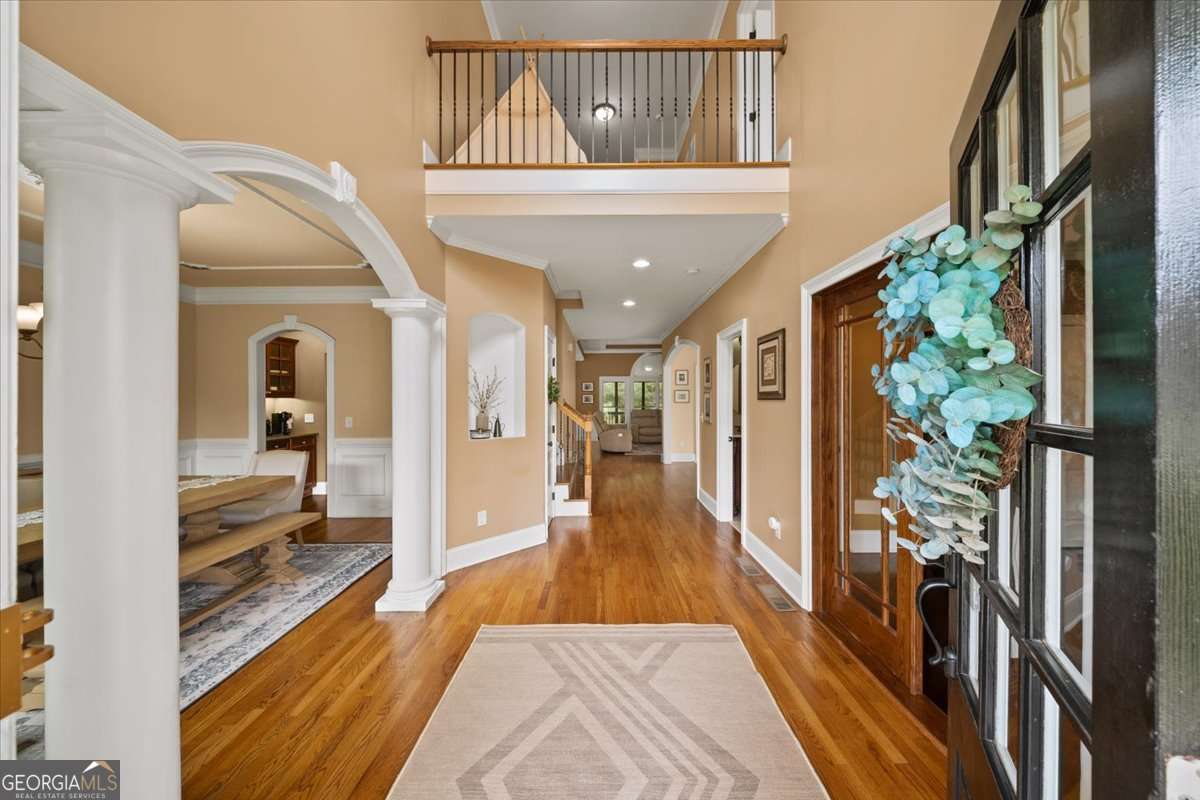 909 Landsdowne CV