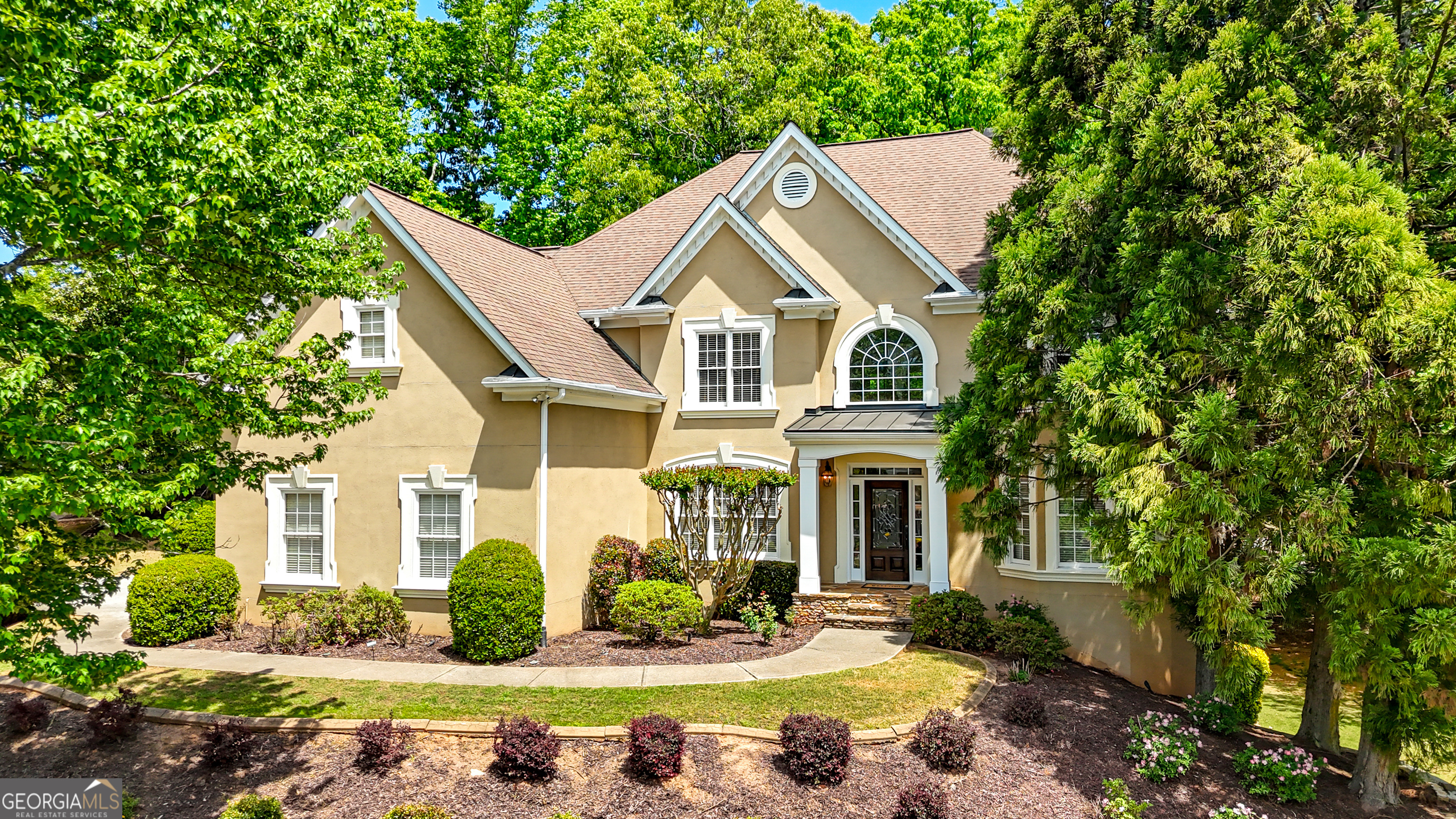 990 Autumn Close